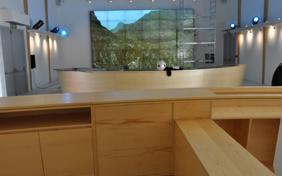 Bancone curvo in multistrato